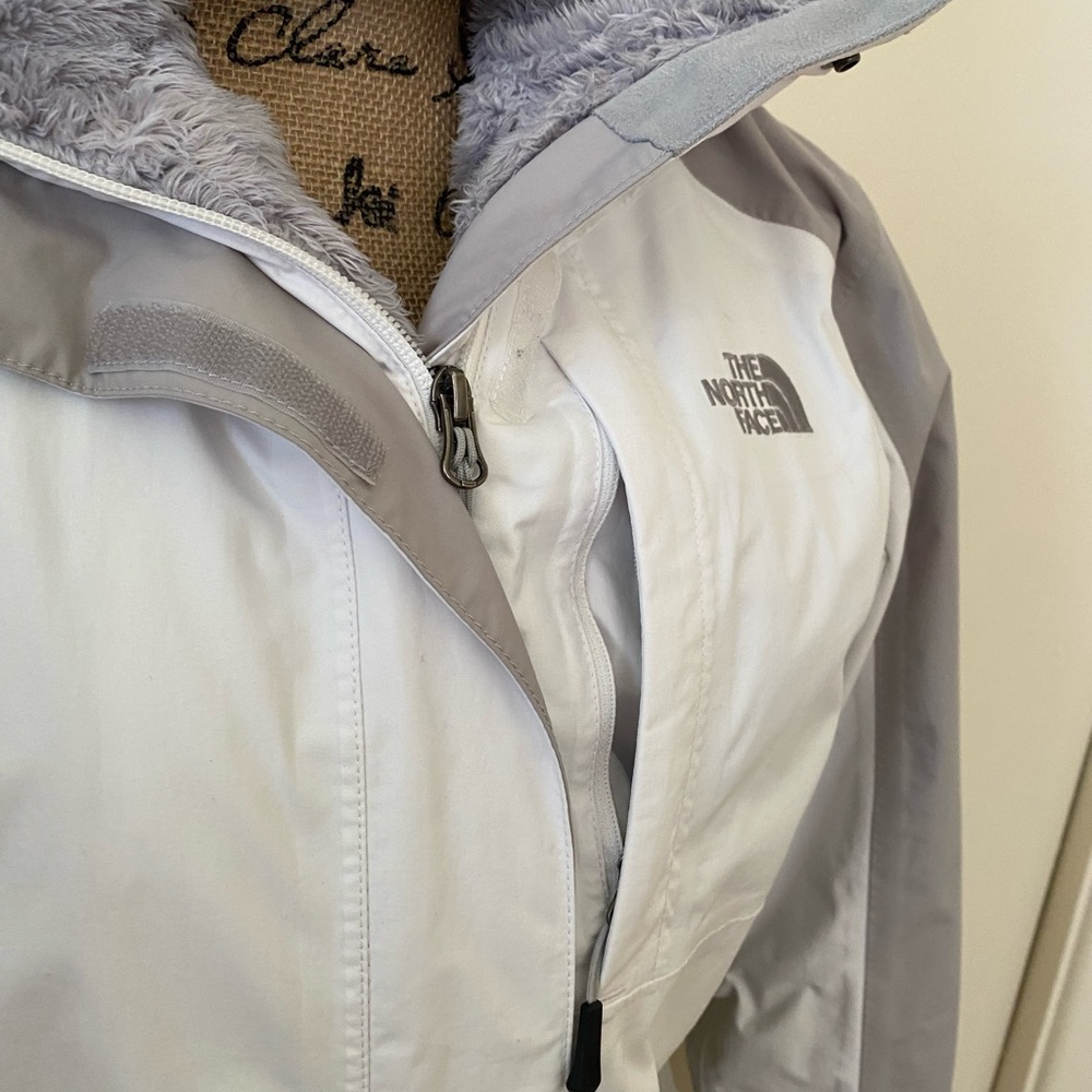 The North Face Women's White & Light Gray Ski Jacket with Removable Hood - Picture 4 of 16